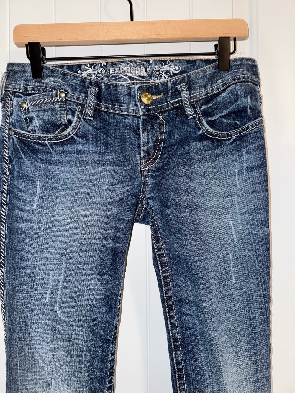 Express Jeans Women’s Size 4R Bootcut Medium Wash Stretch Denim - Picture 4 of 10